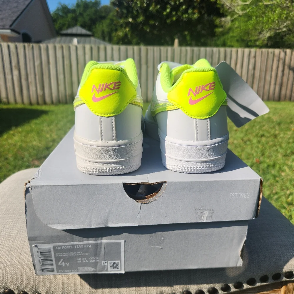 Nike Air Force 1 Low LV8 GS White Volt White DV1680 100 kids size 4y